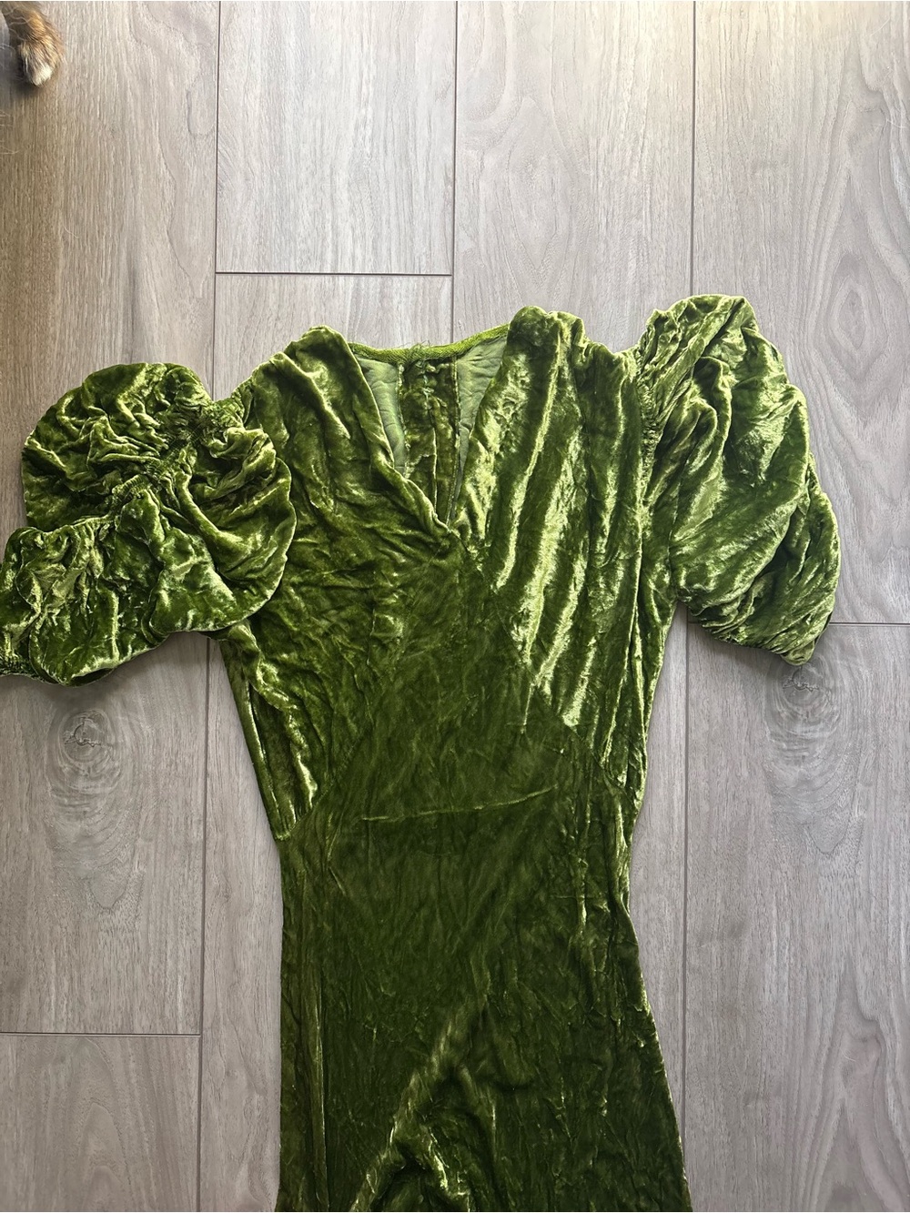 Green Velvet Maxi Dress with Puff Sleeves - Picture 2 of 3